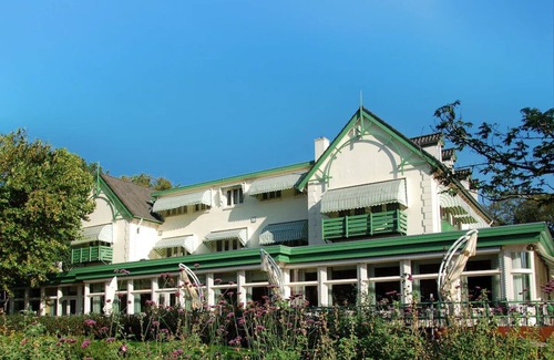 Schelfhorst House | A Perfect Escape with Easy Access to Culture, Nature, and Dining! Pool