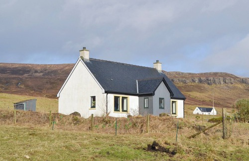 Portree Cottage | A perfect house for a couple wanting to spend a week or two on Skye.