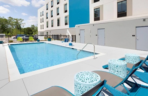 D'Iberville House | A Perfect Spot Close to the Beach & Attractions