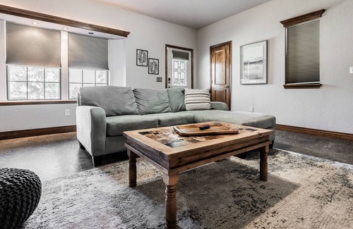 Guthrie House | A Perfectly Positioned Modern Vintage Colonial