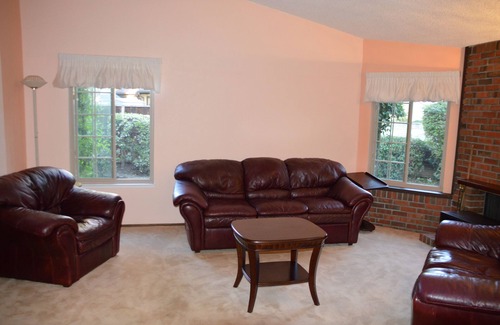Ardenwood House | A personal oasis! A single story home in a resort with spacious rooms and yard !