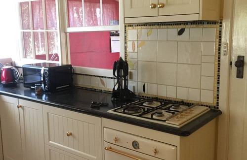 Echuca House | A petfriendly taste of yesteryear 1.1 k from city centre.