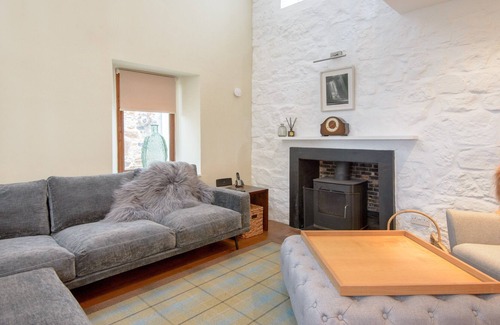 Aberlady Cottage | A picture-perfect 2 bedroom cottage boasting stunning waterfront views. Sleeps 4.