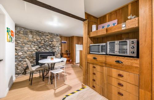 Dunbar House | A Picturesque ground floor home surrounded by flowers