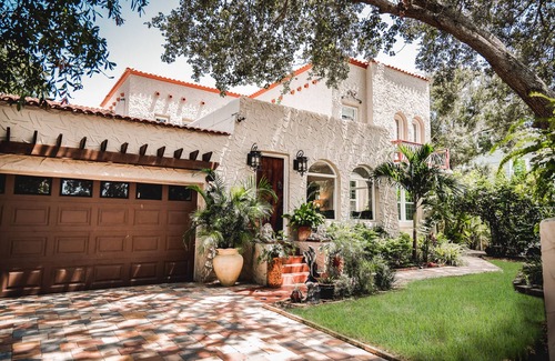 St. Petersburg - Clearwater House | A Piece of History, Great Babe Ruth’s Build! - Spanish Style Hacienda, 4BR/5BA!