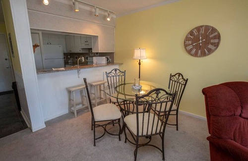 Morehead City Apartment | A Place At The Beach Unit 168
