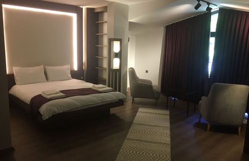 Ayder Apartment | A place having historical arc-bridge view, a garden by river to spend time!