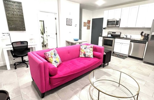 West Poplar Apartment | A Place to relax near Temple and The MET