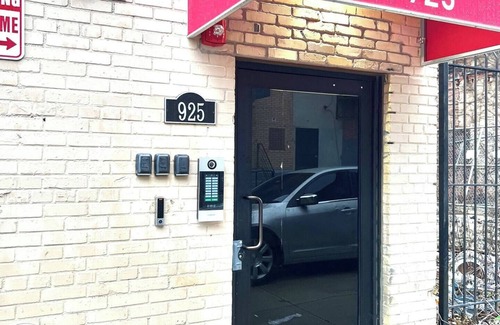 West Poplar Apartment | A Place to relax near Temple and The MET