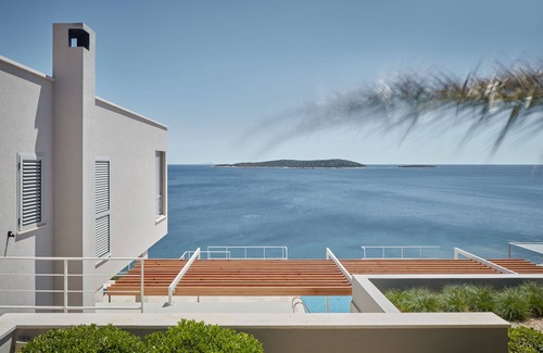 Milna Villa | A Place Where The Garden Ends And The Sea Begins