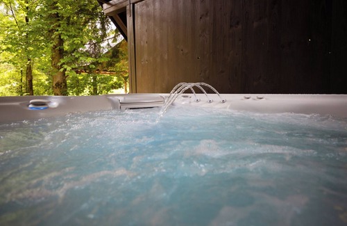 Gozd Martuljek House | A place where you can relax in hot tub and enjoy the beautiful natur