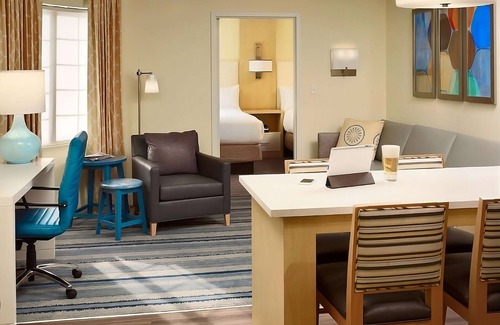 Auburn Hills Hotel | A Place You'll Surely Enjoy! Full Kitchen, Free Breakfast, Pets Allowed