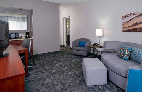 Waldron Hotel | A Place You'll Surely Enjoy! Pet-friendly Property w/Pool, Airport Shuttle