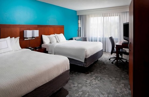 Boca Raton Hotel | A Place You'll Surely Enjoy! 4 Relaxing Units, Short Drive to Boca Tierra Park