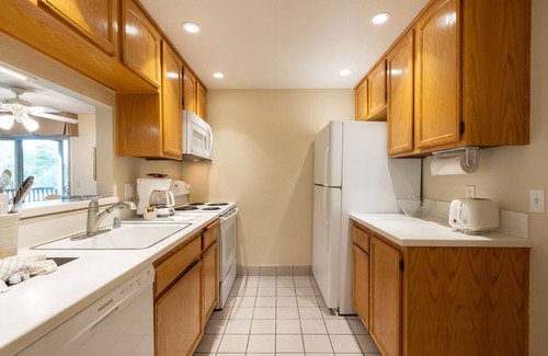 San Diego Country Estates Hotel | A Place You'll Surely Enjoy! 2 Relaxing Units, Free Parking, Full Kitchen!