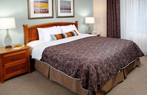 Acres Green House | A Place You'll Surely Enjoy! 2 Relaxing Units, w/ Swimming Pool, Pet-Friendly!