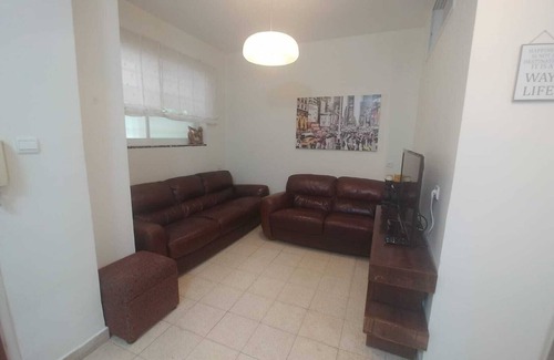 Tel Aviv Apartment | A pleasant and comfortable residential neighborhood