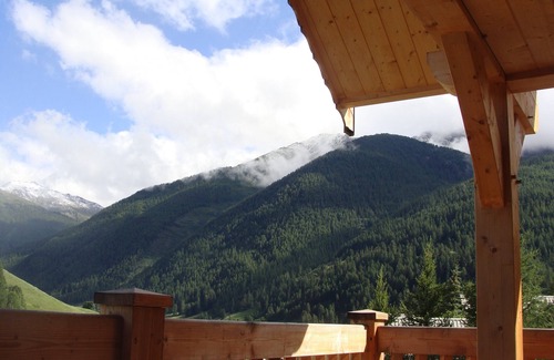 Abries Ski Chalet | A pleasant chalet bathed in light, with a magnificent view.