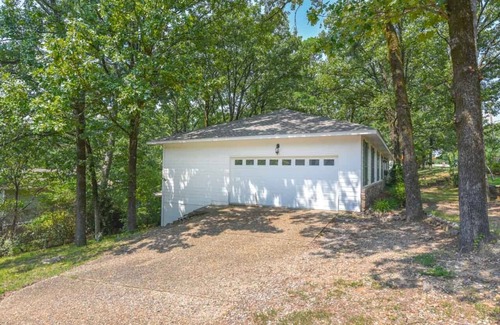 River Mountain House | A Pleasant Home For Your Living Pleasure