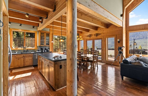 Cle Elum Cabin | A PNW dream! Hot Tub, Views, Firepits, Games, Hiking and Epic Location!