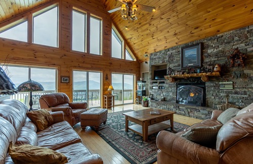 Banner Elk House | A Point Of View - 30 mile views, hot tub, pool table, close to downtown Banner Elk