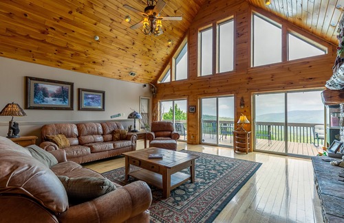 Banner Elk House | A Point Of View - 30 mile views, hot tub, pool table, close to downtown Banner Elk