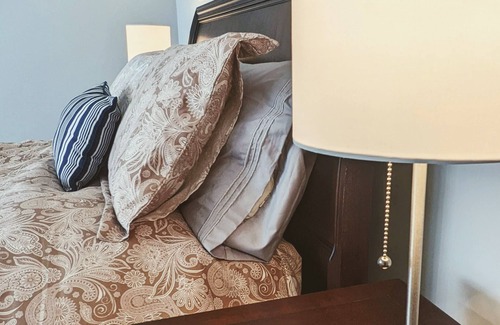 Niagara-on-the-Lake Bed & Breakfast | A poolside guest suite nested in a beautiful orchard along winery route