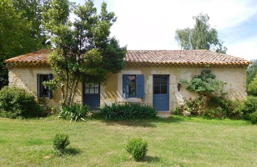 Pech-Luna Cottage | A pretty cottage in the middle of a park in the south-west countryside
