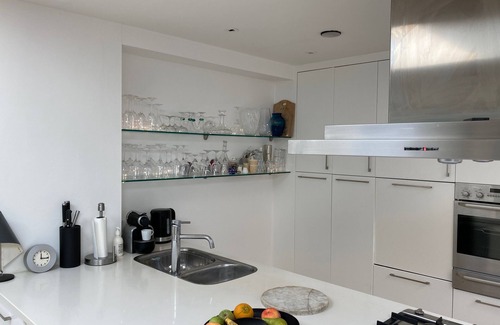 Ravenscourt Park Cottage | A pretty cottage in West London