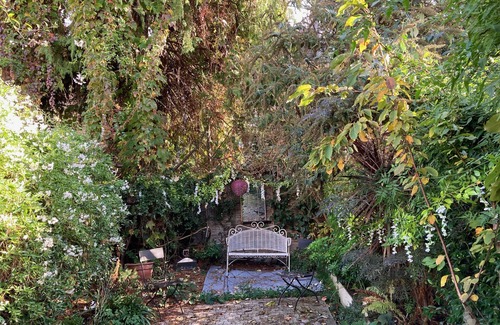 Ravenscourt Park Cottage | A pretty cottage in West London