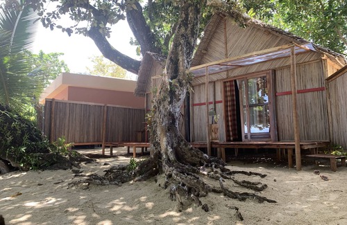 Nosy Boraha House | A pretty hut on the edge of a lagoon