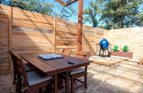 Wimberley House | A+ Privacy | Romantic Lux | Sauna | Hot/Cold Pool in Texas