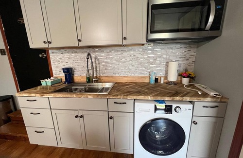 Buechel Apartment | A private cozy studio