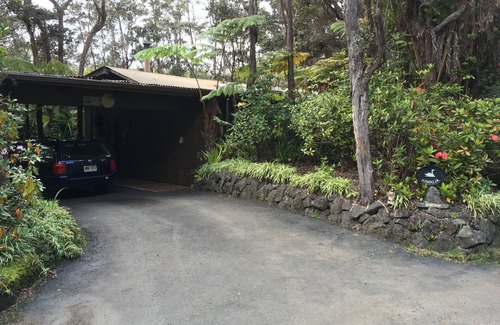 Volcano Apartment | A Private Getaway in the Rainforest. One mile from Volcano National Park.