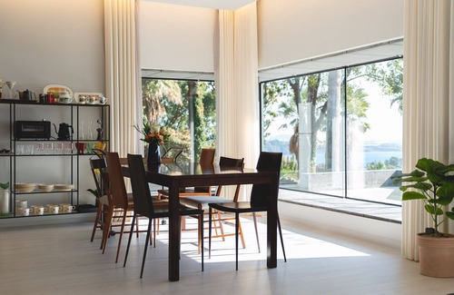 Jungmun House | A Private House with Greens and Natural Light of Jeju