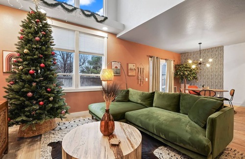 Nampa House | A Private Modern Bohemian Room