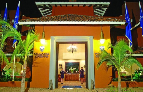 Almacen Resort | A private peninsula in Zihuatanejo Bay!
