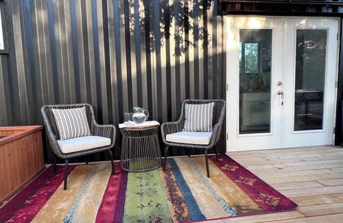 Seguin Cottage | A Private Retreat Surrounded By The Peaceful Charm of Alpacas