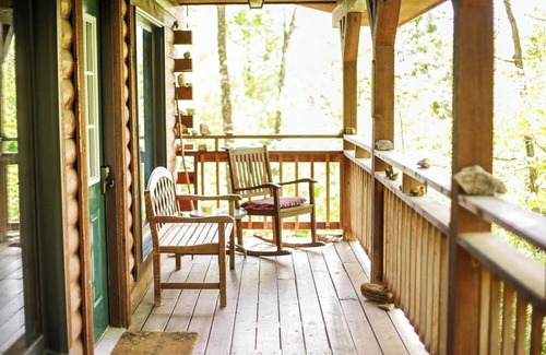 Davisville Cabin | A Private Retreat to Escape the Busyness of Life