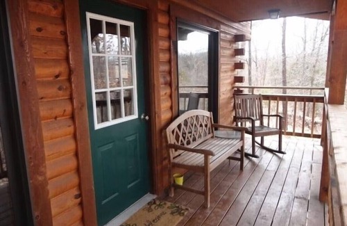 Davisville Cabin | A Private Retreat to Escape the Busyness of Life
