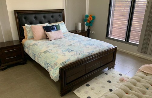 Muirhead House | A private room with ensuite