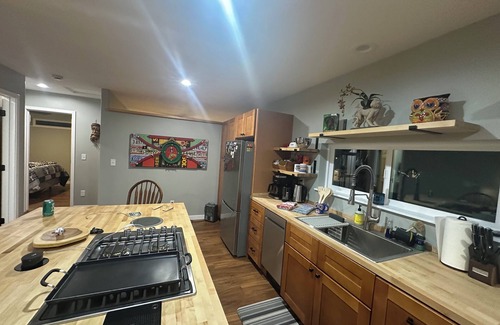 Depot Bench House | A Private space close to downtown Boise, green belt and Boise State.