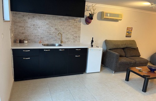Yanuv House | A privet guesthouse
