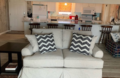 Silver Cay House | A quaint beach house located in Dauphin Island's Silver Cay.