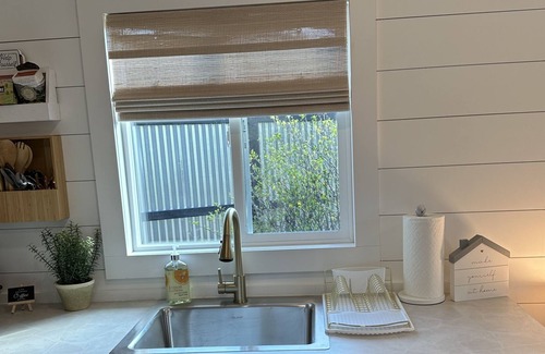 Springville Cabin | A Quaint Cabin for Two