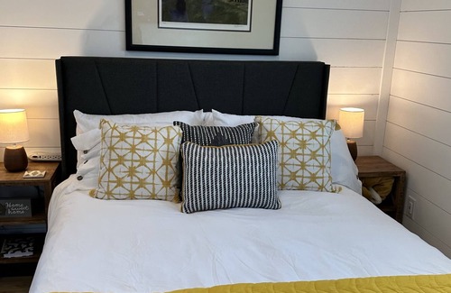 Springville Cabin | A Quaint Cabin for Two