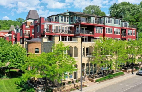 Stillwater Condo | A quick stroll to the finest living Historic Stillwater has to offer.
