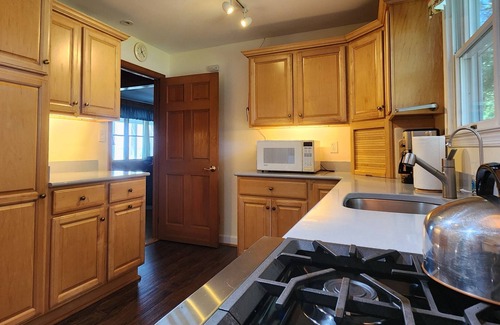 Cape Anne House | A quiet, family retreat home on the Chesapeake Bay, south of Annapolis MD