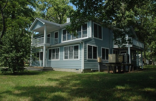 Cape Anne House | A quiet, family retreat home on the Chesapeake Bay, south of Annapolis MD