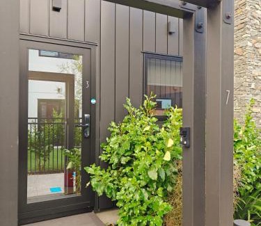 Lower Hutt Apartment | A Quiet Modern and Brand New Gem